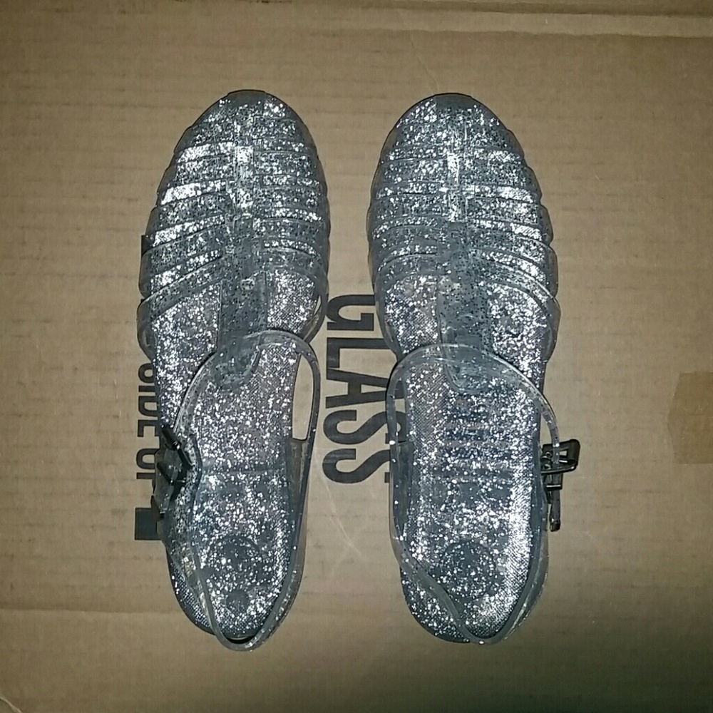 NWOT Clear sparkly jelly sandals